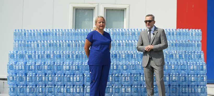 Kompanija NIS donirala vodu „Jazak” bolnici u Batajnici